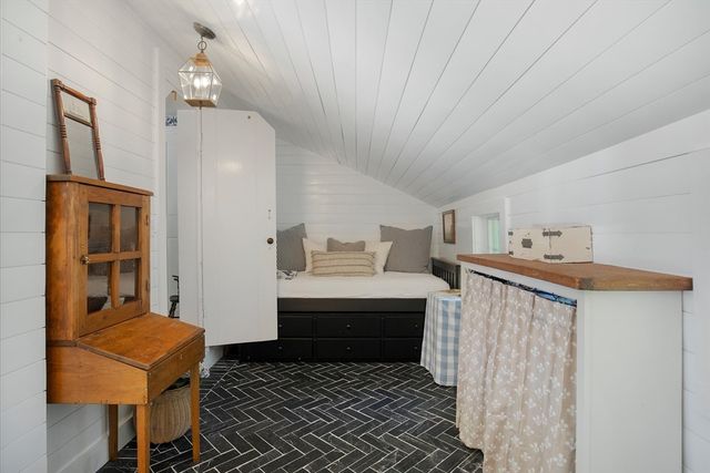 200 Main, Sandwich, MA 02563
