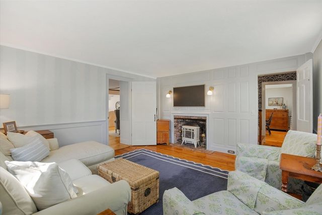 200 Main, Sandwich, MA 02563