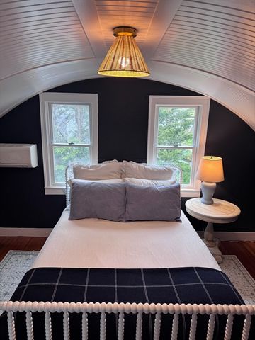 200 Main, Sandwich, MA 02563