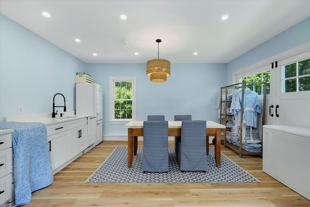200 Main, Sandwich, MA 02563
