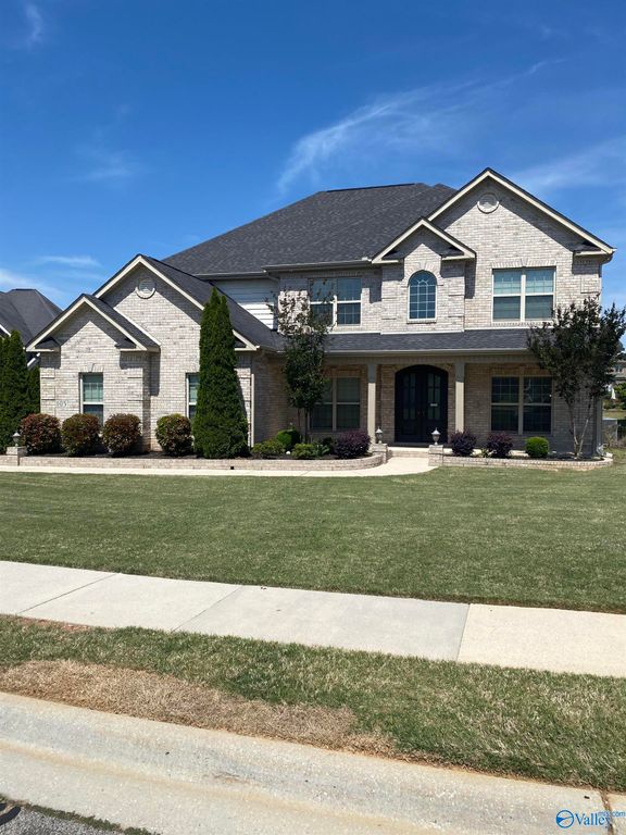 105 Springhaven Drive NW, Madison, AL 35757