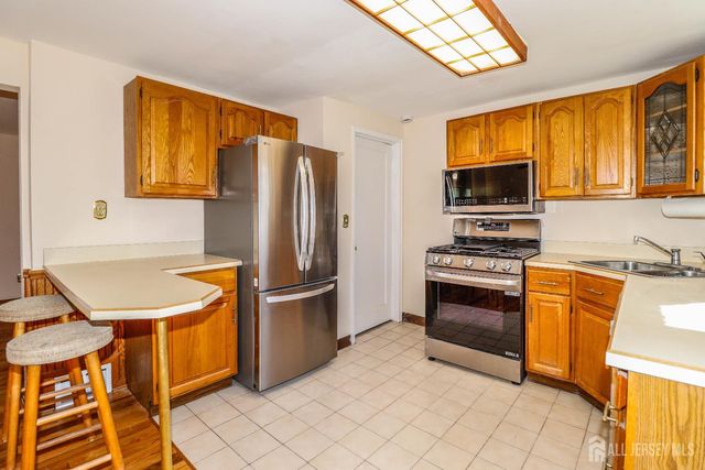 189 Newman Street, Metuchen, NJ 08840