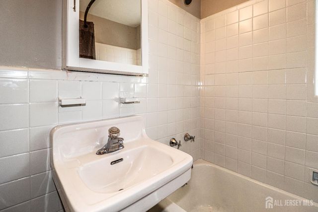 189 Newman Street, Metuchen, NJ 08840