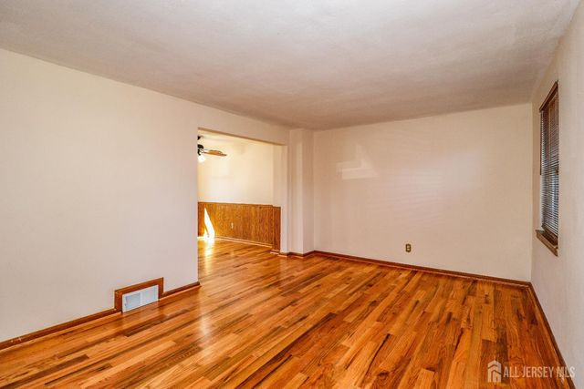 189 Newman Street, Metuchen, NJ 08840