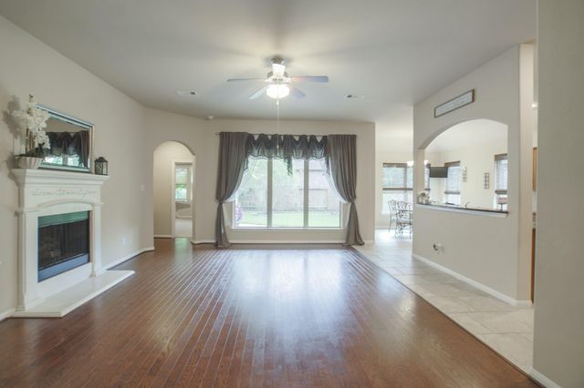 111 Pheasant Run Drive, Conroe, TX 77384