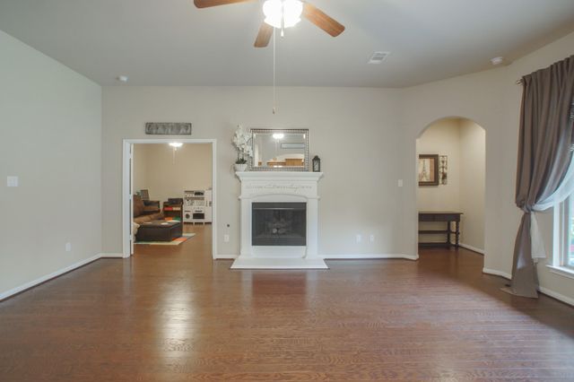 111 Pheasant Run Drive, Conroe, TX 77384