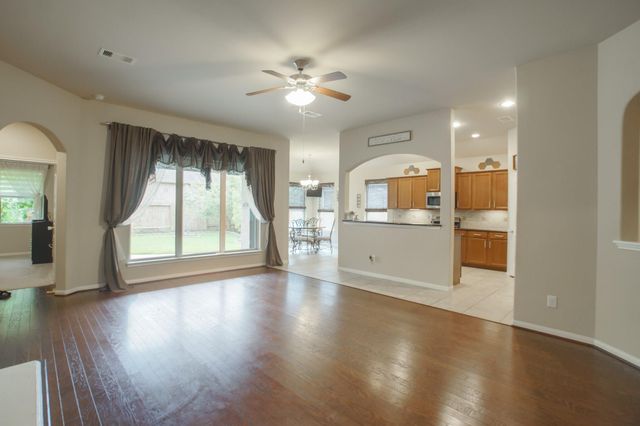 111 Pheasant Run Drive, Conroe, TX 77384