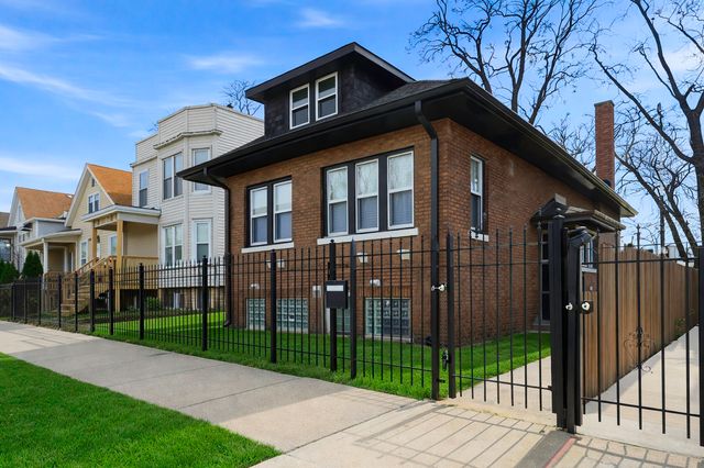 4833 W Potomac Avenue, Chicago, IL 60651