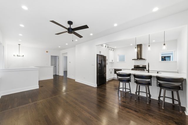 4833 W Potomac Avenue, Chicago, IL 60651