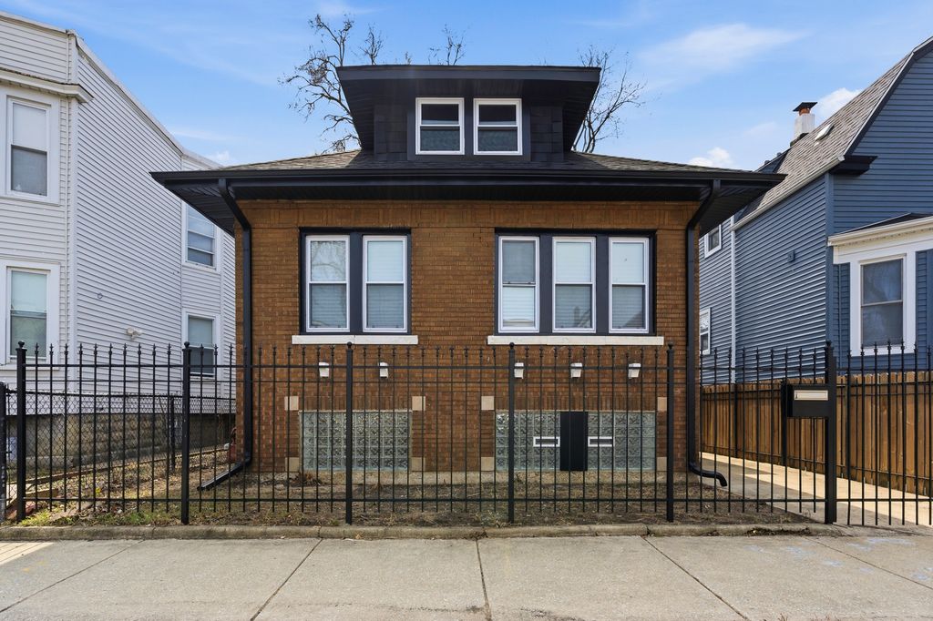 4833 W Potomac Avenue, Chicago, IL 60651