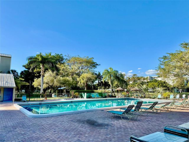 2112 S Cypress Bend Dr 508, Pompano Beach, FL 33069