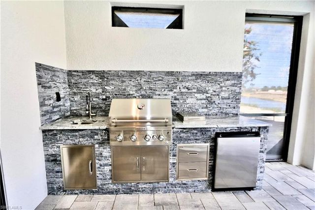 8337 Promoso CT, Naples, FL 34114