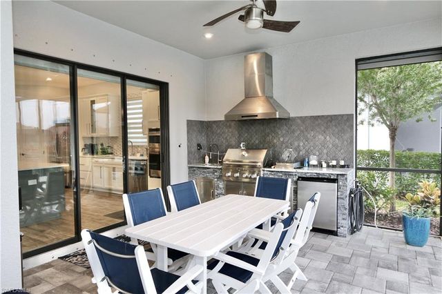 8337 Promoso CT, Naples, FL 34114