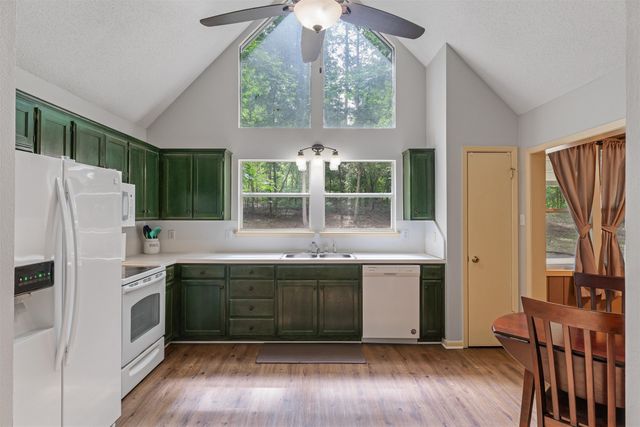 178 Butternut Glen, Holly Lake Ranch, TX 75765