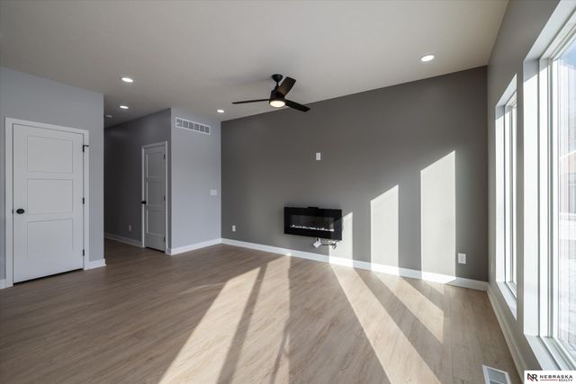 5517 N 52 Street, Omaha, NE 68104