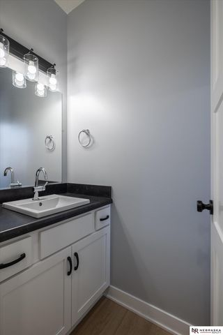 5517 N 52 Street, Omaha, NE 68104