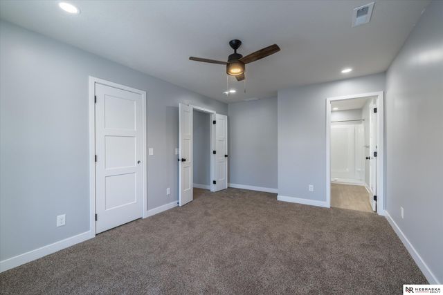 5517 N 52 Street, Omaha, NE 68104