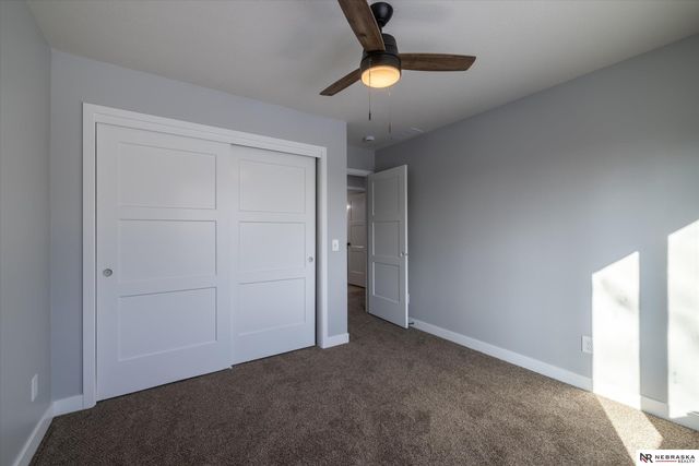 5517 N 52 Street, Omaha, NE 68104