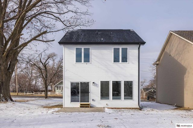 5517 N 52 Street, Omaha, NE 68104