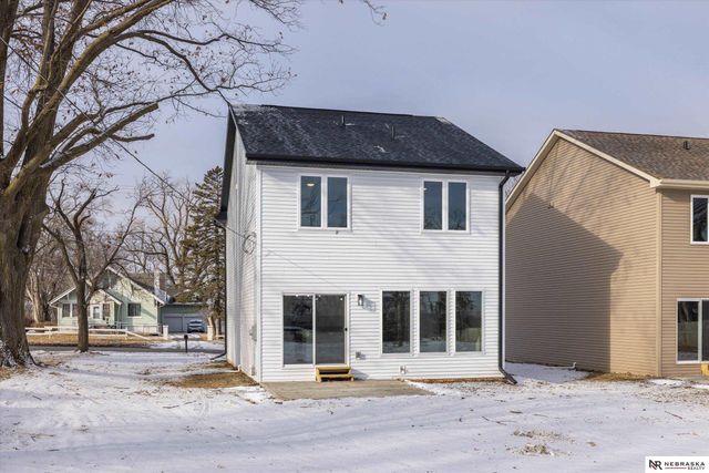 5517 N 52 Street, Omaha, NE 68104