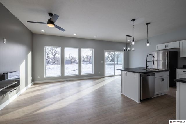 5517 N 52 Street, Omaha, NE 68104