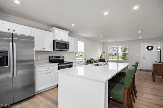 639 Apple Ridge Drive, Elyria, OH 44035