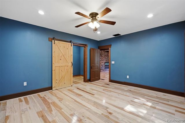 8880 Cedar Lake Road, Pinckney, MI 48169
