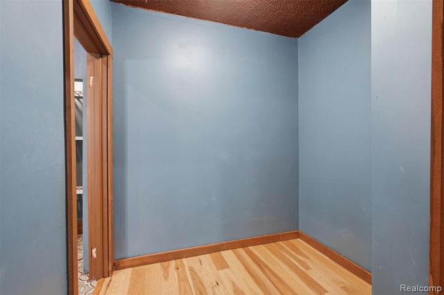 8880 Cedar Lake Road, Pinckney, MI 48169