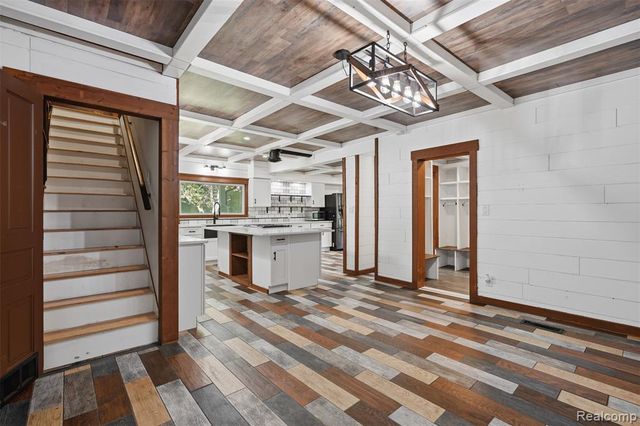 8880 Cedar Lake Road, Pinckney, MI 48169