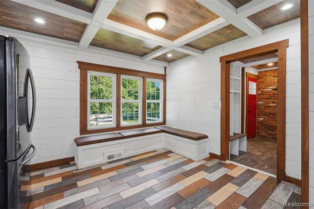 8880 Cedar Lake Road, Pinckney, MI 48169