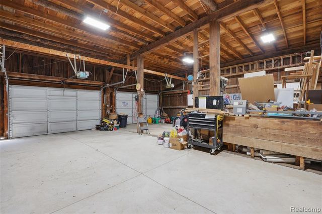 8880 Cedar Lake Road, Pinckney, MI 48169
