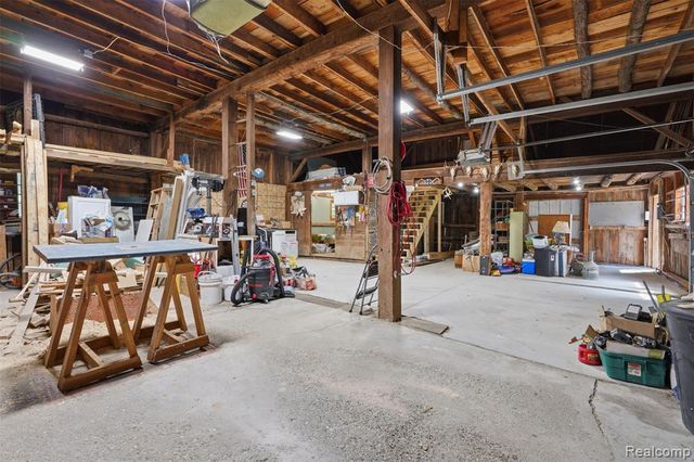 8880 Cedar Lake Road, Pinckney, MI 48169