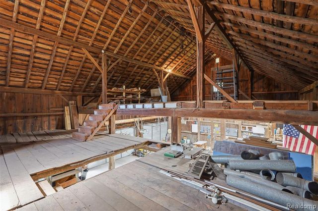 8880 Cedar Lake Road, Pinckney, MI 48169