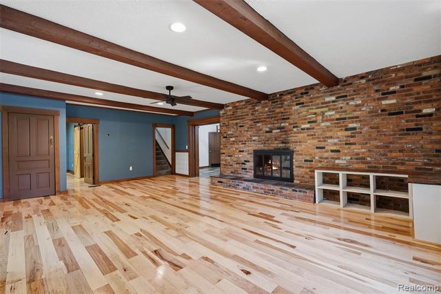 8880 Cedar Lake Road, Pinckney, MI 48169