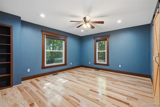8880 Cedar Lake Road, Pinckney, MI 48169
