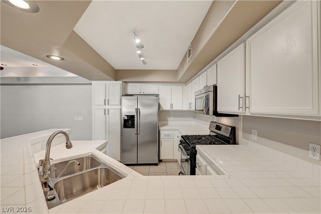 6908 Cobre Azul Avenue 102, Las Vegas, NV 89108