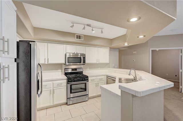 6908 Cobre Azul Avenue 102, Las Vegas, NV 89108