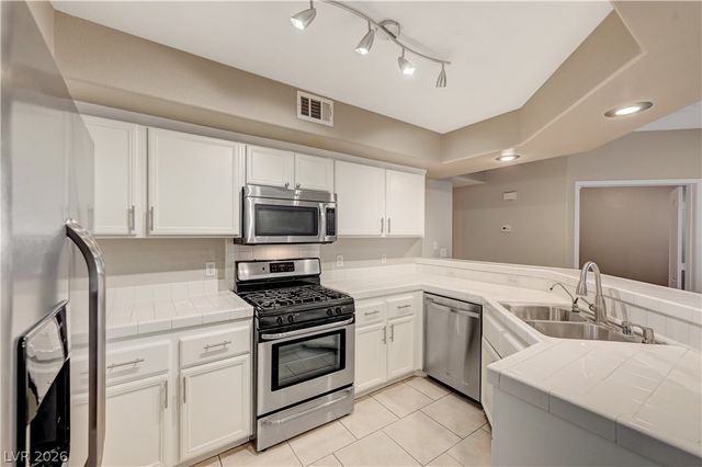 6908 Cobre Azul Avenue 102, Las Vegas, NV 89108