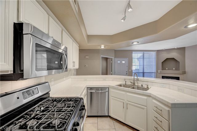 6908 Cobre Azul Avenue 102, Las Vegas, NV 89108