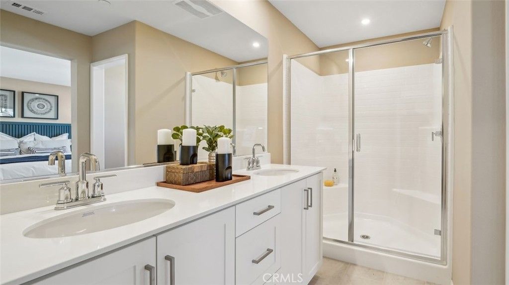 Image 11 of property listing at 16119 Lumia Way, Fontana, CA 92336