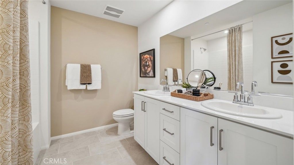 Image 17 of property listing at 16119 Lumia Way, Fontana, CA 92336