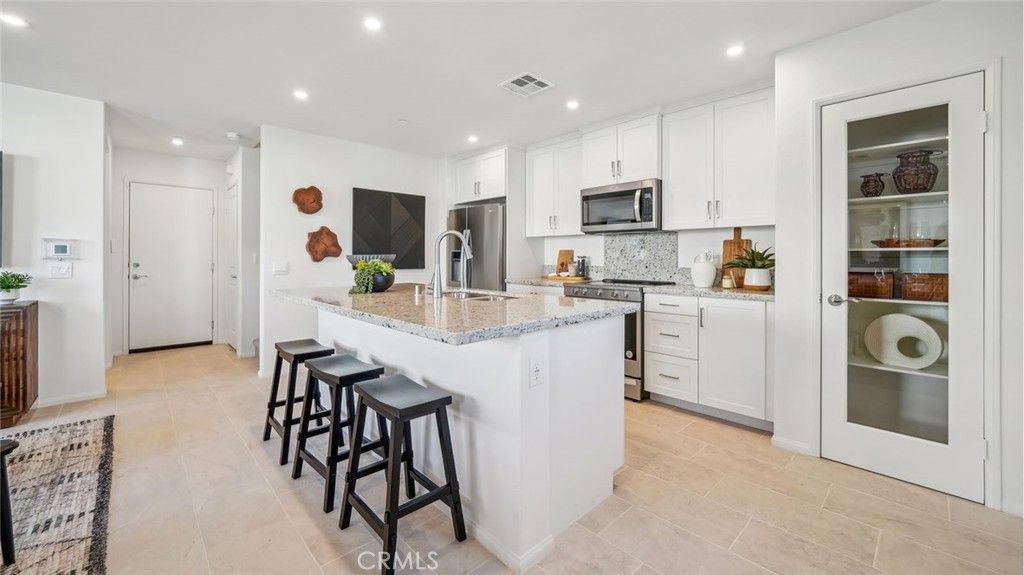 Image 8 of property listing at 16119 Lumia Way, Fontana, CA 92336