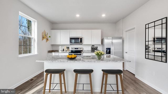 107 LEMLEY DR, Stephens City, VA 22655