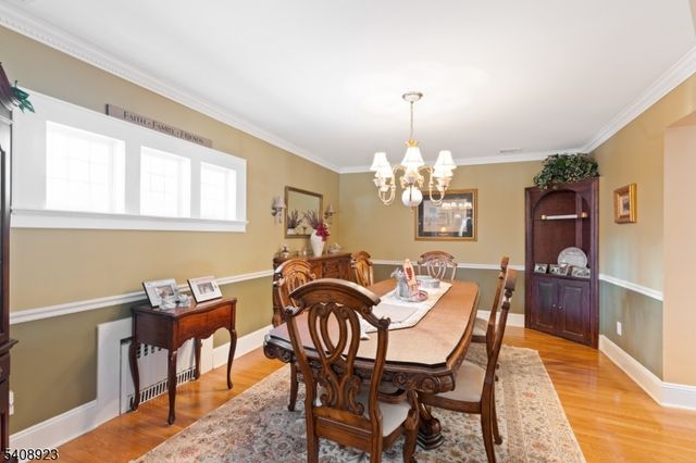 7 Wayland Dr, Verona Twp., NJ 07044