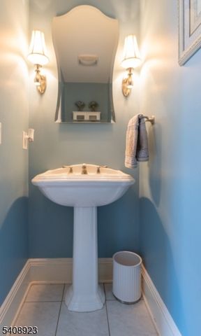 7 Wayland Dr, Verona Twp., NJ 07044