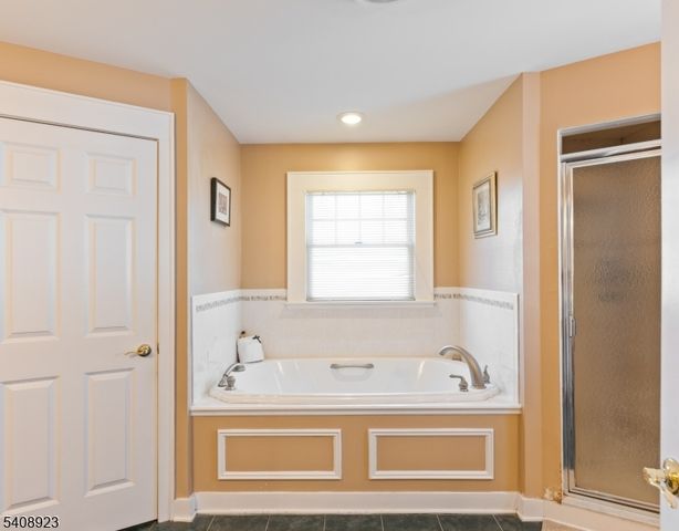 7 Wayland Dr, Verona Twp., NJ 07044