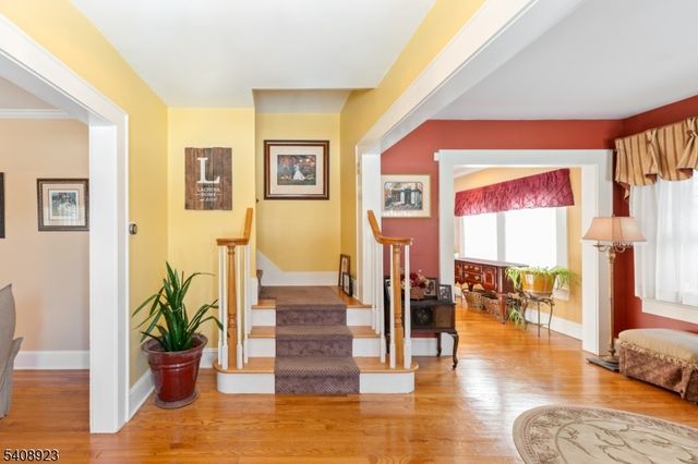 7 Wayland Dr, Verona Twp., NJ 07044