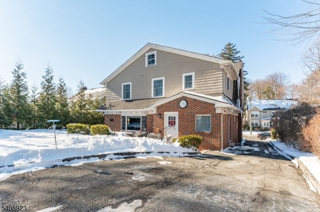 7 Wayland Dr, Verona Twp., NJ 07044