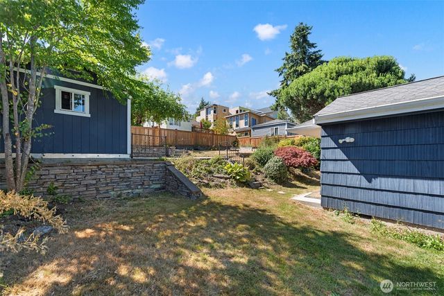 6831 37th Avenue NE, Seattle, WA 98115