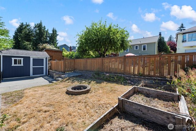 6831 37th Avenue NE, Seattle, WA 98115